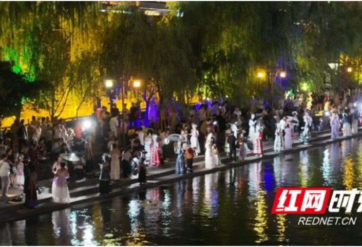 湘西凤凰：湘超带火文旅消费
