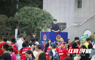 组图丨“湘超”赛场内外“足”够“警”彩
