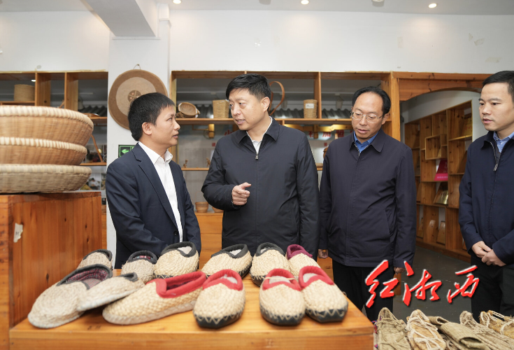 刘涛在凤凰县调研时强调：加快推进特色优势产业提质增效 高质量打好有效衔接工作收官战