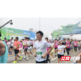 12000名跑者齐聚“最美江湖岸线” 2026今上岳阳楼岳阳马拉松激情开赛