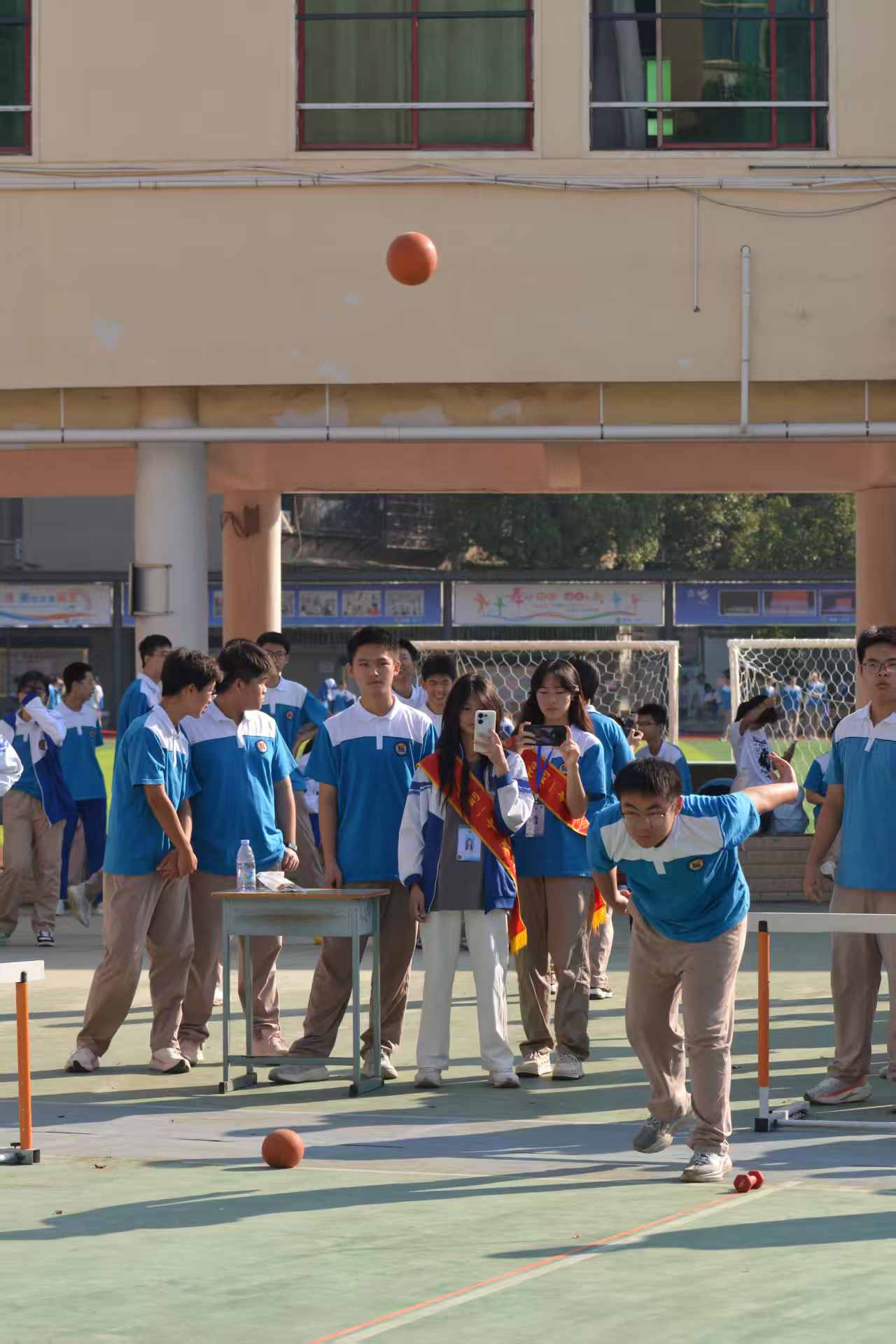 投掷3.jpg