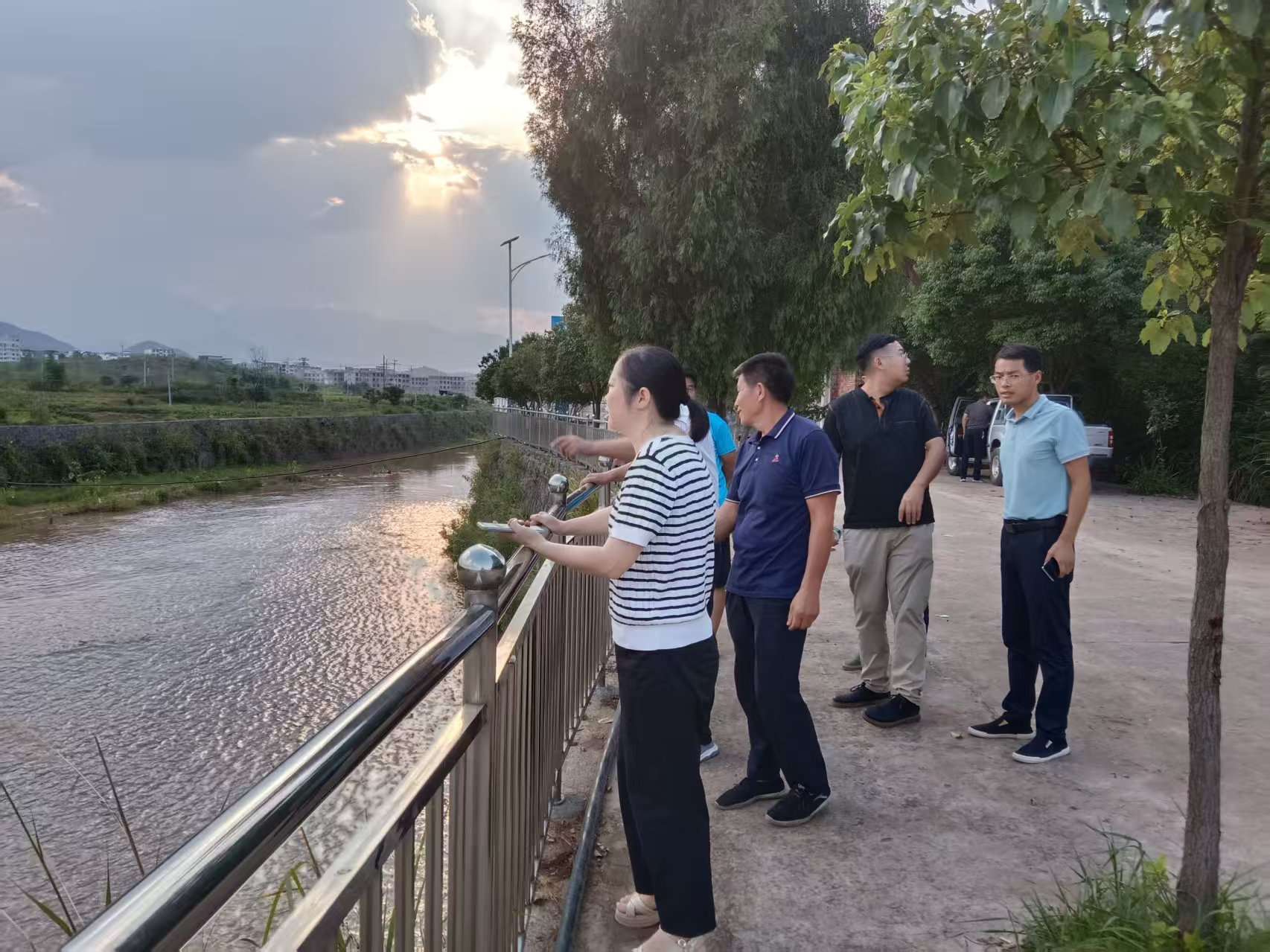 南强镇：闻“汛”而动筑牢汛期安全屏障