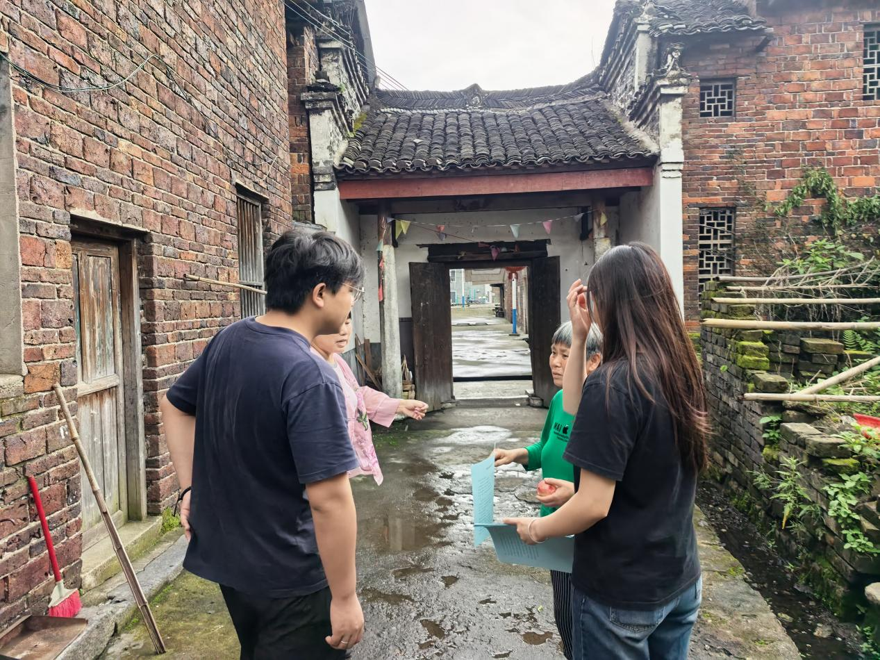 金江镇：“秸秆治理”人大代表在行动