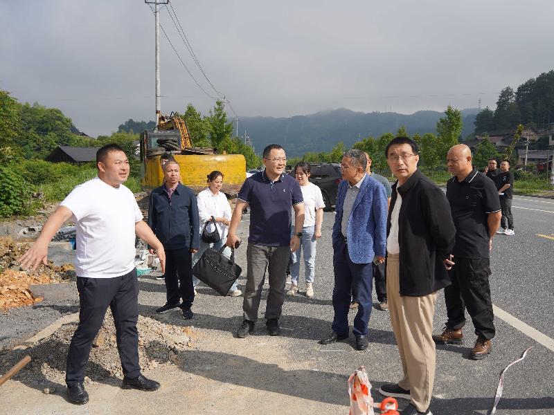 法治护绿现场.jpg