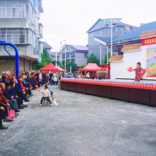 湖南大众传媒职院驻村工作队开展重阳节主题活动