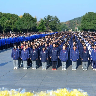 长沙市周南梅溪湖中学开展“我的韶山行”红色研学活动