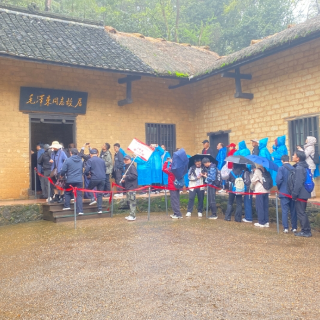 一堂“行走的思政课”,华中科技大学附属中学师生走读韶山