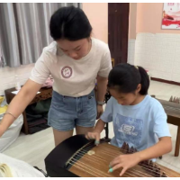 合拍的00后·三下乡｜三乐器融合教学进石门 高校团队探索红色美育新路径