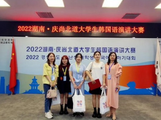 教师风采丨向开晴：十年深耕育桃李 双肩挑担守初心