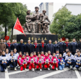 雷锋小学开学第一课：重走雷锋路，开展有“锋”景的思政课