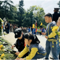 清明缅怀先烈 长沙萌娃地铁出行祭英烈