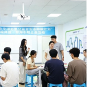长沙理工大学建成AI生涯实训体验中心 为毕业生高质量就业按下“加速键”