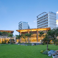 泰康人寿“2025全国媒体超体行”走进深圳