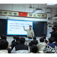 70后大哥“手搓”AI小话筒,330万闪应用见证:技术最暖的模样,是懂你的烟火日常