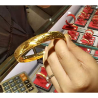 湖南黄金：拟筹划发行股份购买资产并募集配套资金 1月12日起停牌