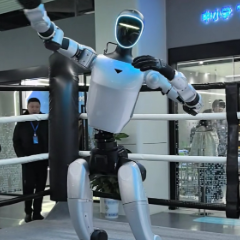 百余款机器人集结+多场景沉浸式体验 超能机器人9S店落户长沙