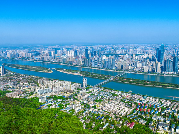 “知行湘约·链动未来”校企交流对接活动在湘江新区举行