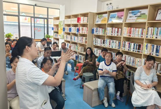 千年中医智慧焕新生 社区读书会助力文化传承