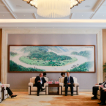 谢卫江会见古巴驻华大使白诗德