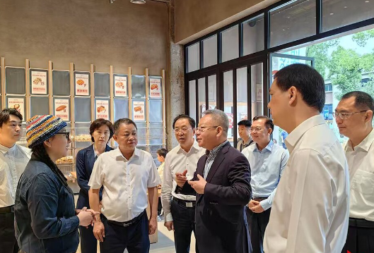 五一假期沈晓明调研新消费