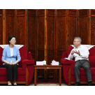 沈晓明与沈莹一行会谈