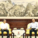 毛伟明与出席2025互联网岳麓大会嘉宾代表座谈