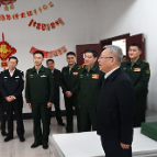 沈晓明看望慰问驻省委大院执勤武警