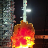 天问二号任务发射圆满成功 我国开启小行星探测与采样返回之旅