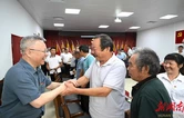 沈晓明赴株洲开展“七一”走访慰问并为基层党支部讲党课