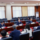 毛万春在省民营经济发展局调研