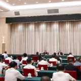 省委理论学习中心组开展集体学习 吴汉圣作辅导报告 沈晓明主持并讲话