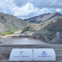 西藏海拔4300米处 他们让“不可能”提前5个月