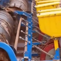 春天里的中国丨新型农机田间“上岗” 多地育秧播种按下加速键