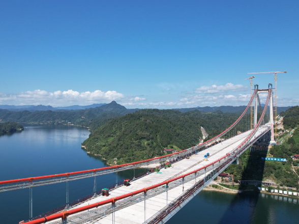 旅游？“第二座矮寨大桥”等你来