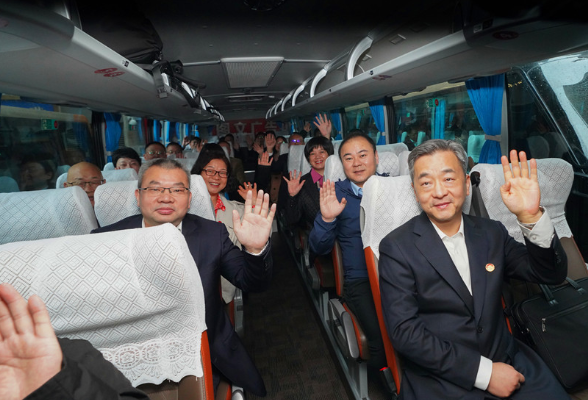 出发！在湘全国人大代表启程赴京