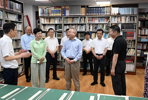 沈晓明赴复旦大学、上海交通大学、上海纽约大学调研