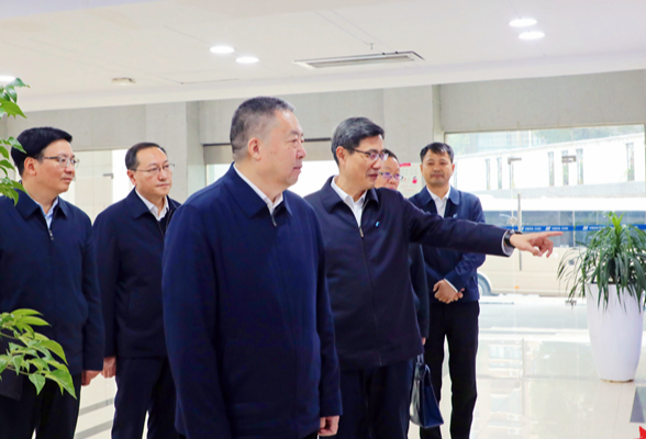 毛万春在部分能源央企驻湘单位调研