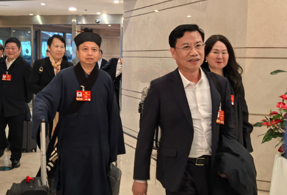 快讯丨住湘全国政协委员返回长沙