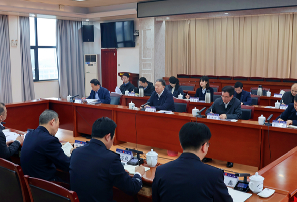 毛万春在省监狱局调研