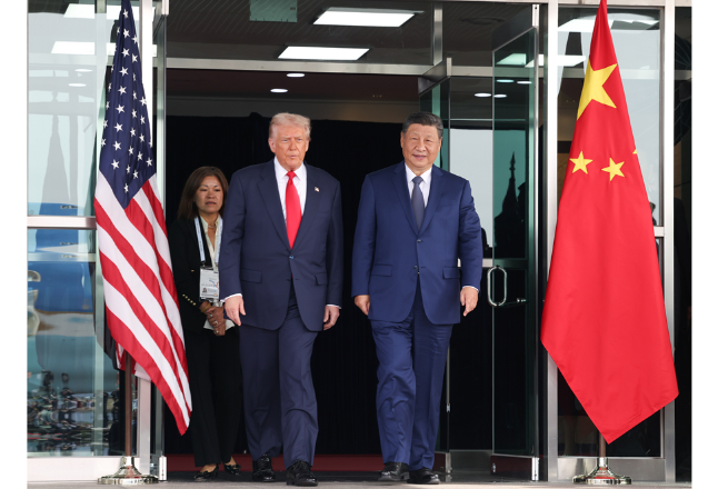 习近平同美国总统特朗普在釜山举行会晤