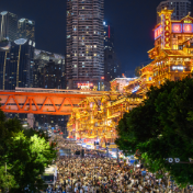 升腾的“烟火气”：“夜经济”激活中国假日消费新动力