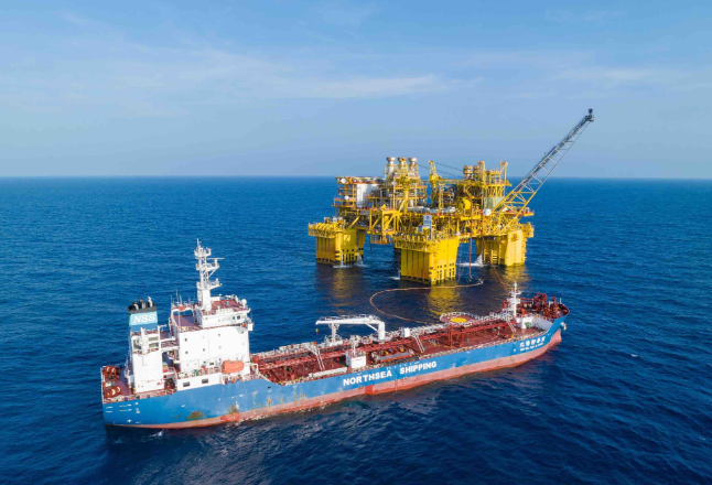 我国海上最大气田“深海一号”完成100船原油外输