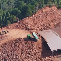 有事找红网丨网友反映新宁县金石镇飞仙桥村一砖厂无证生产污染环境，镇政府：用地手续不全已停工