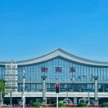 衡阳火车站迎来节后返程客流高峰 多措并举保障旅客顺畅出行