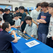 1800余岗位送进校 湖南有色金属职院“湘才留湘”招聘会火热开场