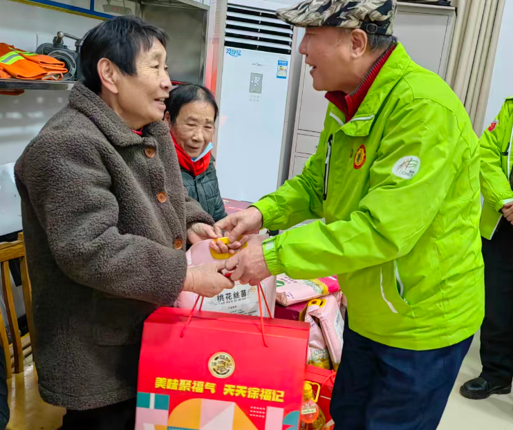 全国“敬老文明号”拟表彰对象事迹 | 郴州市天柱公益促进会：叩开千扇心门 照亮万家晚晴