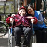 全国“敬老爱老助老模范人物”先进事迹｜罗忠花：以心换心 用真情点亮50位老人的生命灯火