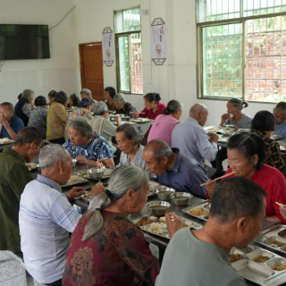 全国“敬老爱老助老模范人物”先进事迹|雷红青:创办长者食堂 共享幸福“食”光