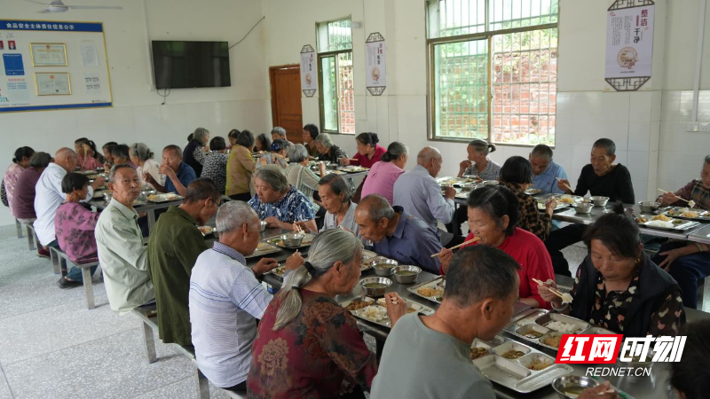 全国“敬老爱老助老模范人物”先进事迹｜雷红青：创办长者食堂 共享幸福“食”光