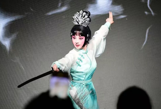 加勒比吹进潇湘风 湖南艺术团巡演惊艳拉美三国